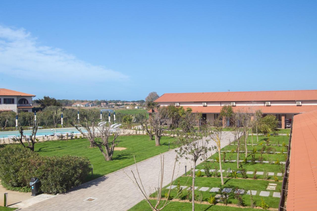 Delfino Tuscany Resort Marina di Cecina Bagian luar foto