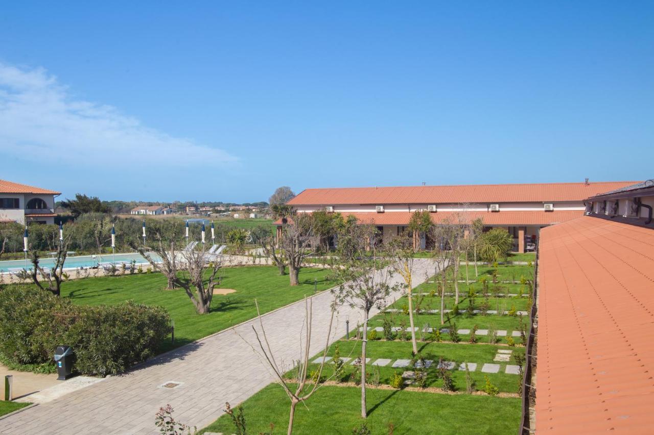 Delfino Tuscany Resort Marina di Cecina Bagian luar foto