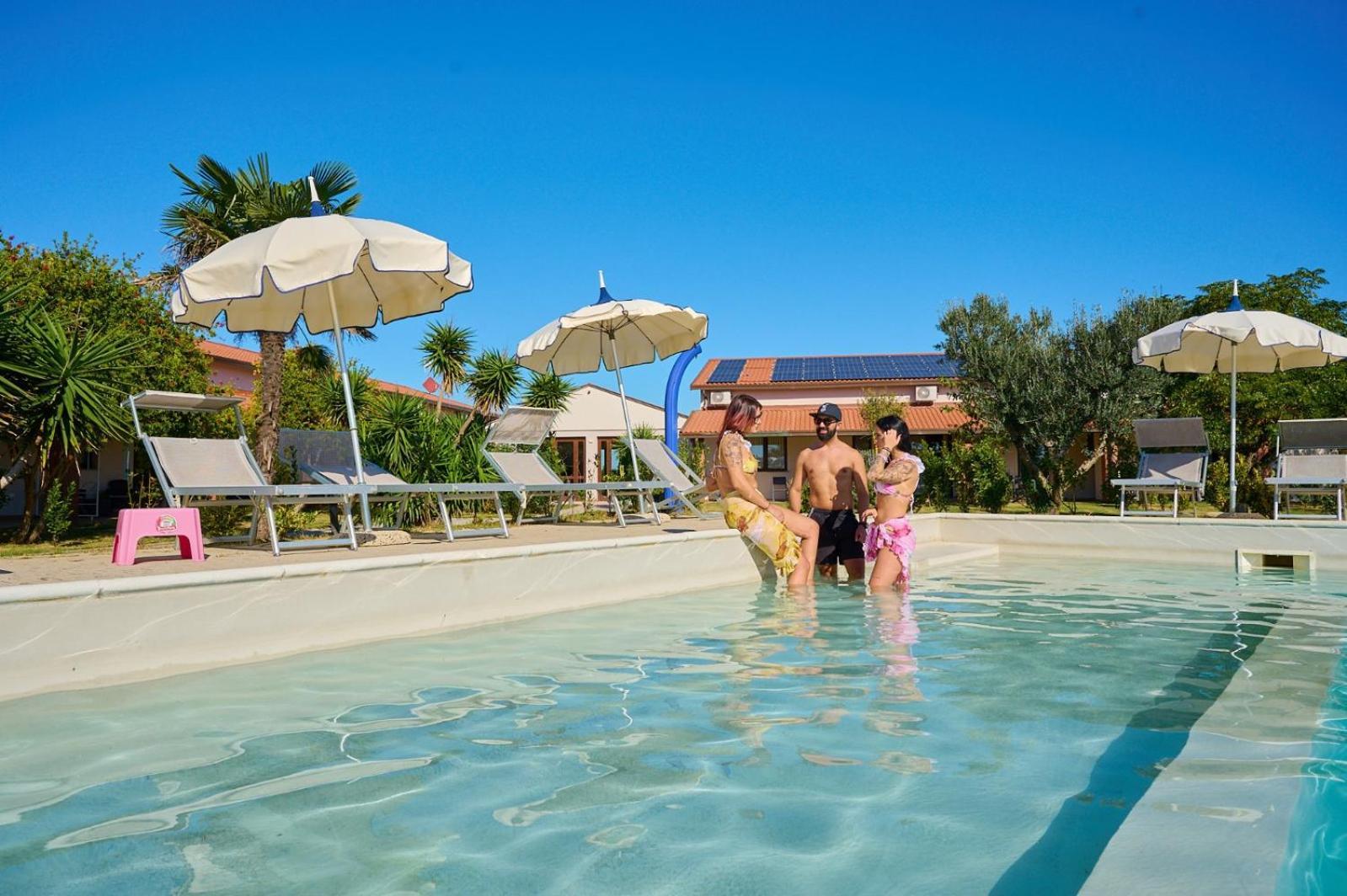 Delfino Tuscany Resort Marina di Cecina Bagian luar foto
