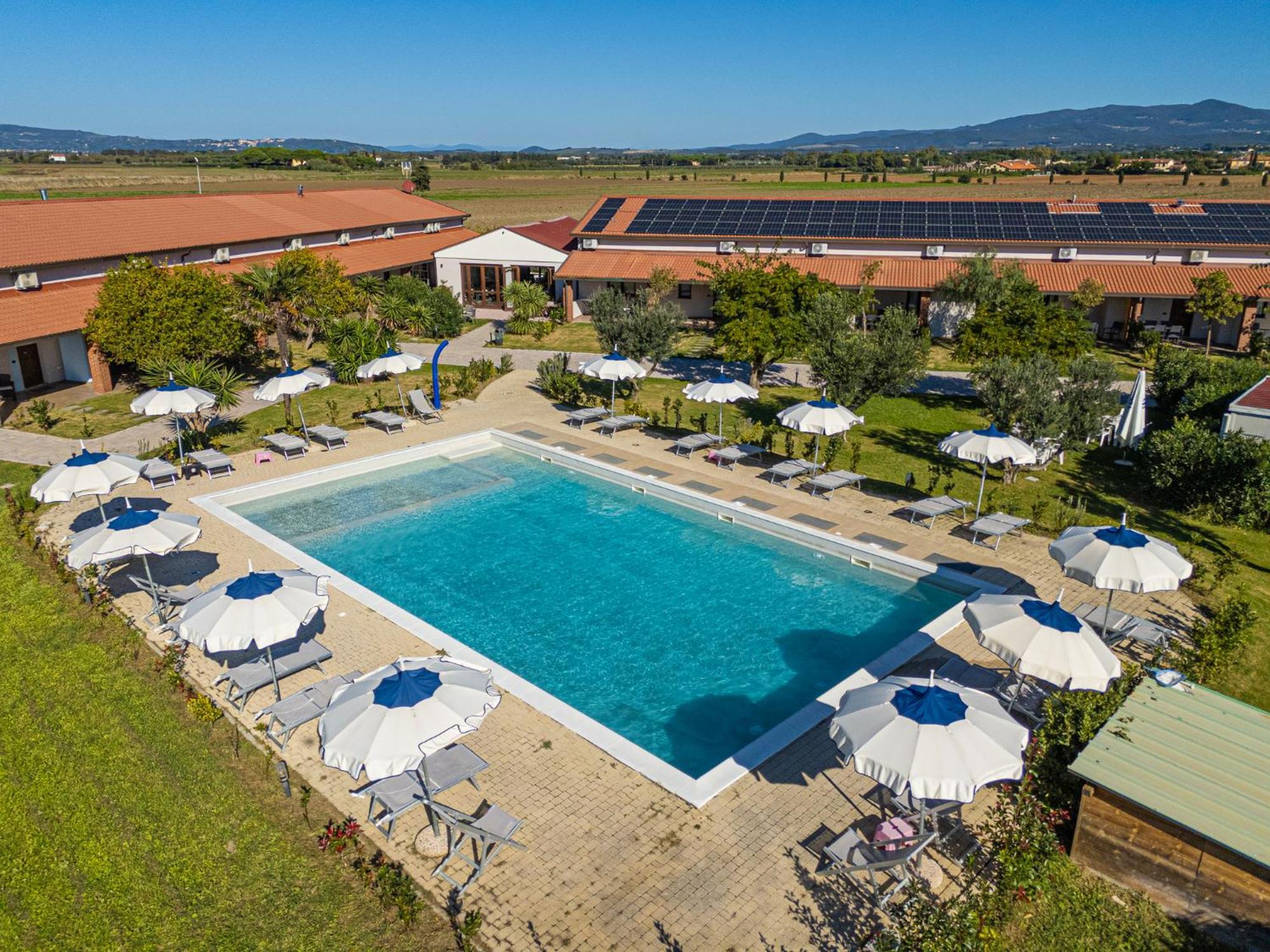 Delfino Tuscany Resort Marina di Cecina Bagian luar foto